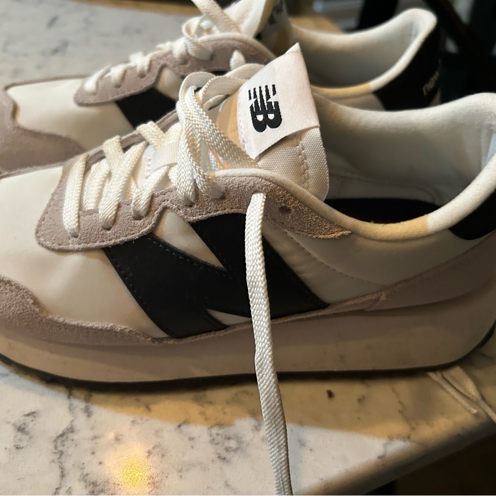 New Balance Men's Cream and Black Sneakers